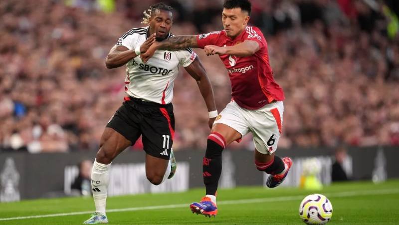 Đội nào chơi bóng biên nhiều trong 10 phút đầu